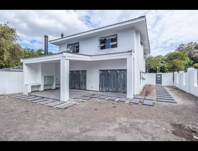 4 BEDROOM PROPERTY TO RENT IN CONSTANTIA